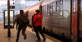 Lyon metrosunda bıçaklı saldırı: En az üç kişi yaralandı