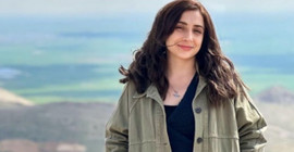 Kayyım karşıtı açıklamaları nedeniyle yargılanan eski Diyarbakır Büyükşehir Belediyesi meclis üyesine 'örgüt üyeliği'nden beraat