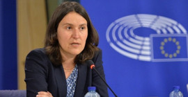 Kati Piri’den Erdoğan’a kayyım tepkisi: Partisine oy verilince demokrasiye inanıyor