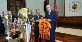 Galatasaray'dan Cumhurbaşkanı Erdoğan'a ziyaret