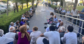 Belediyeler önündeki nöbetler ikinci gününde