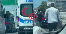 Otoyolda ısrarla ambulansı sıkıştırdı, sağlık çalışanlarıyla kavga etti