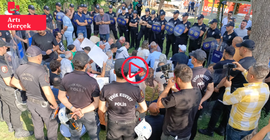 Adana'da DEM Parti'nin kayyım nöbetine polis ablukası, arbede yaşandı