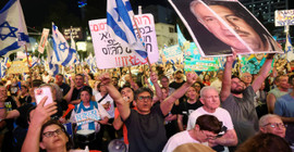 İsrail'de on binlerce kişi Netanyahu'ya karşı sokağa döküldü