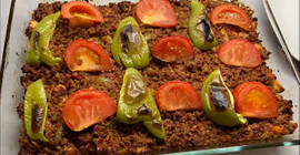 33 yıldır esnaf lokantası işleten Ali ustaya göre musakka böyle daha iyi pişiyor