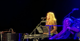 Kanadalı müzisyen Loreena McKennit, Harbiye'de konser verdi