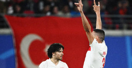 Demiral'ın 'bozkurt' selamı Alman medyasının büyük tepkisini çekti, UEFA'ya yasak çağrısı yapıldı