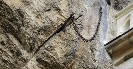 Fransa'da 1300 yıllık 'efsanevi' kılıç kayboldu, soruşturma başlatıldı