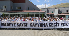 'İradeye saygı yürüyüşü' devam ediyor: 'Milyonlar arkamızda'
