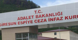Görme kaybı yaşayan mahpusun tedavisi engelleniyor