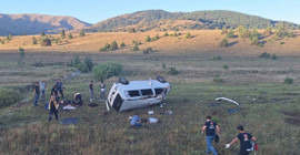 Erzincan'da minibüs devrildi: Bir ölü altı yaralı