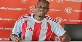 Antalyaspor sosyal medyadan yeni transferini duyurdu: Moussa Djenepo