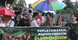Hayvan hakları savunucularına Meclis önünde polis müdahalesi