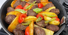 Egeli şefler İzmir köfteyi böyle hazırlıyorlar köfte daha iyi pişiyor! İşte lezzetli köftenin sırrı