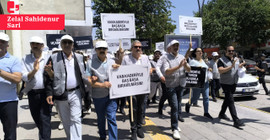 Van'da çözülemeyen uçak sorunu yürüyüşle protesto edildi: 'Van kaderine terk edilmemeli'