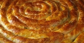 Börek fırından çıkar çıkmaz sönüyorsa bu teknikle sönmeyecek! İşte çözümü