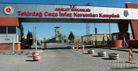 30 yıllık mahpusun telefon görüşmesi Kürtçe konuştuğu için kesildi: 'Dışardaki baskı içerde de var'
