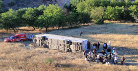 Malatya'da yolcu otobüsü devrildi, 22 kişi yaralandı