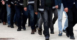 İzmir'de ev baskınları: Çok sayıda kişi gözaltına alındı
