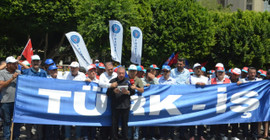 Türk-İş'ten 81 ilde eylem: 'Zordayız, geçinemiyoruz'
