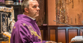 ABD'de 650 bin dolarlık bağışı estetik ve lükse harcayan din görevlisine dava