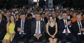 Dilruba Kayserilioğlu, Özgür Özel ile açılışa katıldı