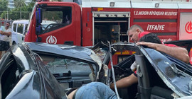 20'nci kattan otomobilin üzerine düştü