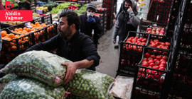 Meyve sebze nasıl ucuzlar? ... Halcilere göre ilk yapılması gereken zincir market tekelini kırmak