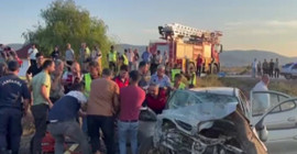 Sinop'ta iki otomobilin çarpıştığı kazada üç kişi öldü