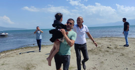 İznik Gölü’nde yüzerken açığa sürüklenen iki çocuk kurtarıldı