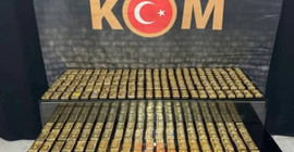 Eski bakan yardımcısının özel kalemi, VIP'de 60 kilo kaçak külçe altınla yakalandı