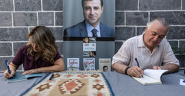 Yiğit Bener, Diyarbakır'da Demirtaş'ın kitaplarını imzaladı: Gençlerin ilgisi yüksekti