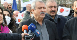 Kürtçe eğitmene 'Türkçe dışında eğitim yaptın' suçlaması