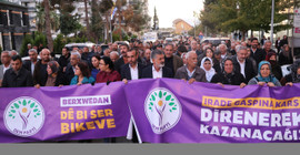 Halfeti'de kayyıma karşı yürüyüş: 'Darbe karşısında direneceğiz'