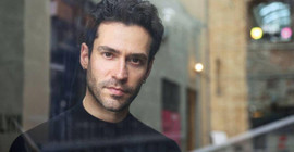 Barış Manço filminin başrolü Ekin Koç oldu