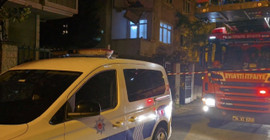 Kartal'da bir binanın balkonu çöktü