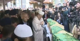 İzmir'deki yangında ölen beş kardeş toprağa verildi