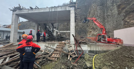 Trabzon'da inşaat iskelesi çöktü: Bir ölü, üç yaralı