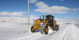 Van'da kardan kapanan 119 yerleşim yeri ulaşıma açıldı