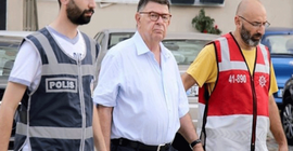 Yerel mahkeme bu kez AYM'ye uydu: Şahin Alpay için tahliye kararı