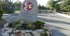 İYİ Partililere Türkeş'in mezarı yasak