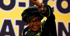 Aktivist Winnie Mandela hayatını kaybetti