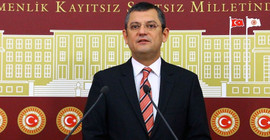 'Saray, Beyaz Saray ile Kremlin Sarayı arasında sarkaç gibi'