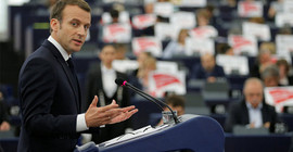 AP'de Macron'a protesto