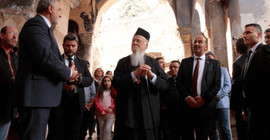 'Müslümanlar camilerine nasıl bağlıysa Hristiyanlar da kiliselerine bağlıdır'