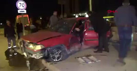 Otomobilde sıkışan sürücüyü itfaiye ekipleri kurtardı