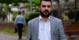 Ödünç takım elbiseyle aday adayı