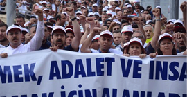 İzmir'de Büyükşehir işçilerinden eylem