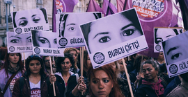 Bir kadın cinayeti daha: Uyurken öldürdü
