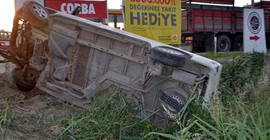 Tarım işçilerini taşıyan minibüs devrildi